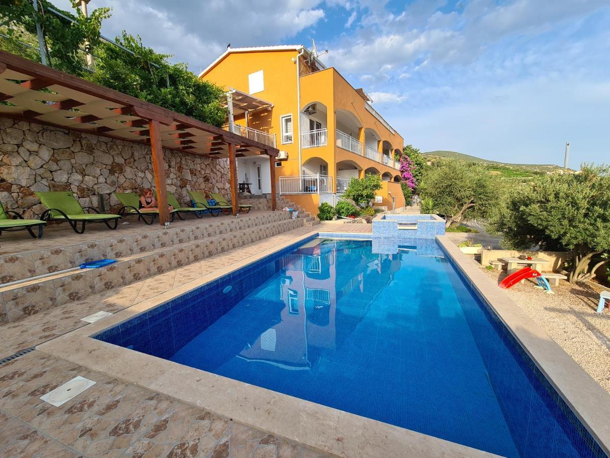 With A Swimming Pool Mokalo, Peljesac - 639 Appartement